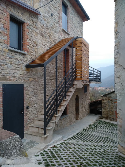 Ristrutturazione casa a Pecorara Vecchia (PC)
in collaborazione con Falegnameria F.lli Mombelli di Pandino (CR)