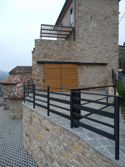 Ristrutturazione casa a Pecorara Vecchia (PC)
in collaborazione con Falegnameria F.lli Mombelli di Pandino (CR)
